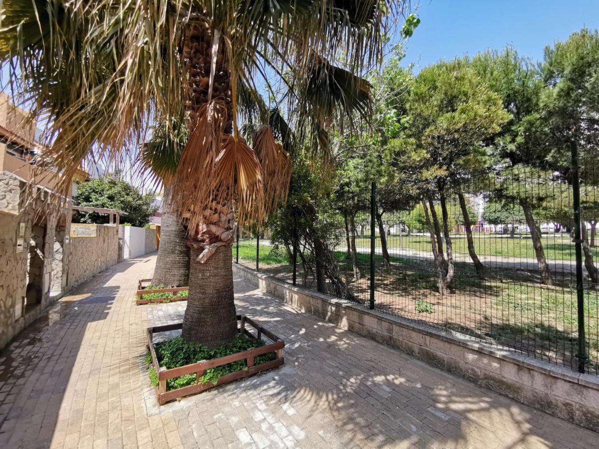 Casa Adosada Con Jardin 塔里法 外观 照片